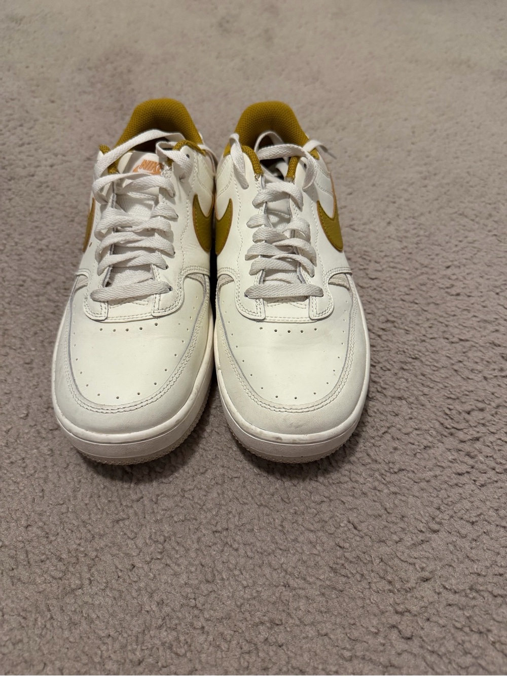 Nike Men’s White and Mustard Low-Top Sneakers